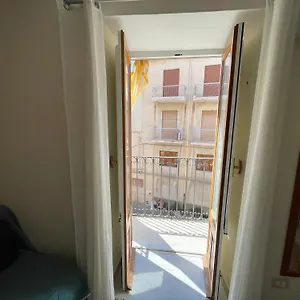 https://il-mare-di-dafni.sicilyhotelsitaly.net