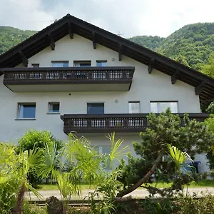 https://villa-carlo.it-lombardy.com